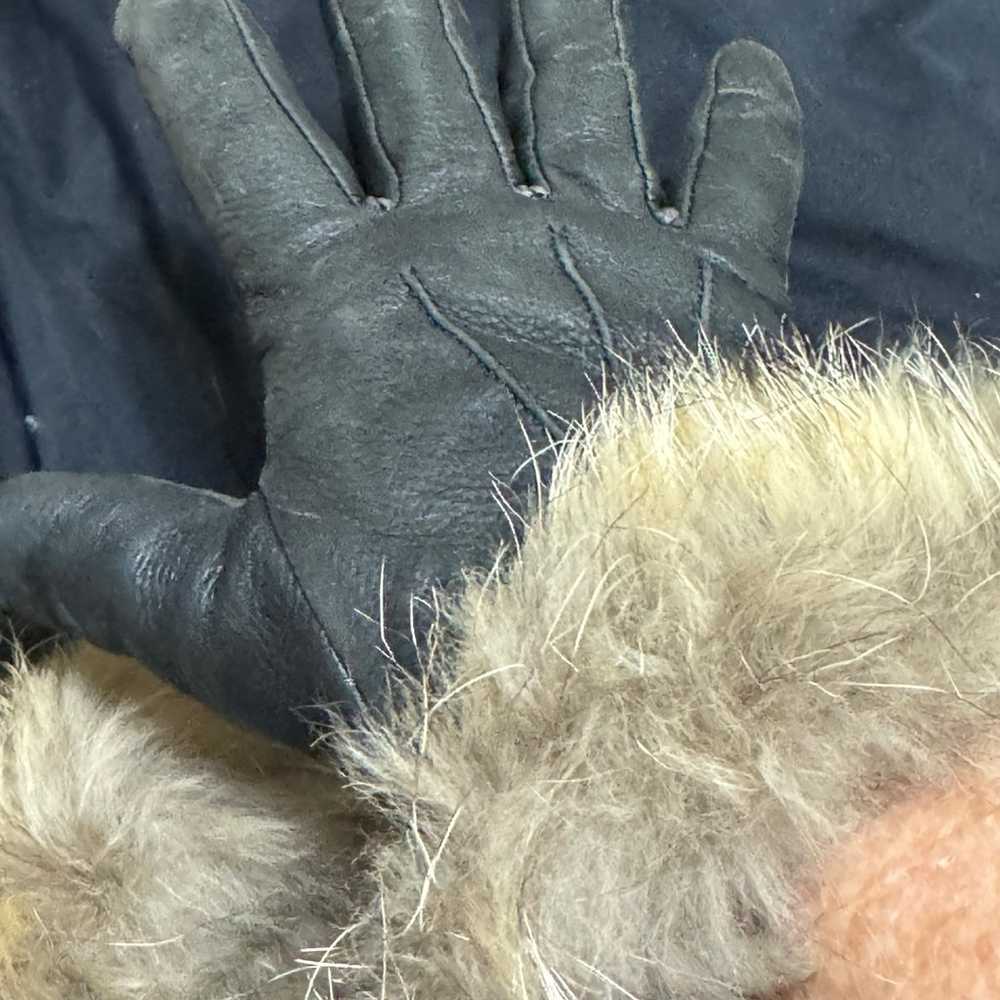 Black leather gloves with real fur small - image 4