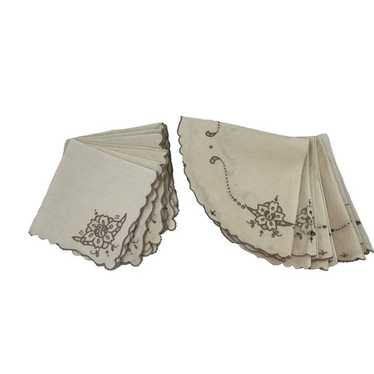 Madiera Linen Scalloped Floral Embroidered Cutout… - image 1