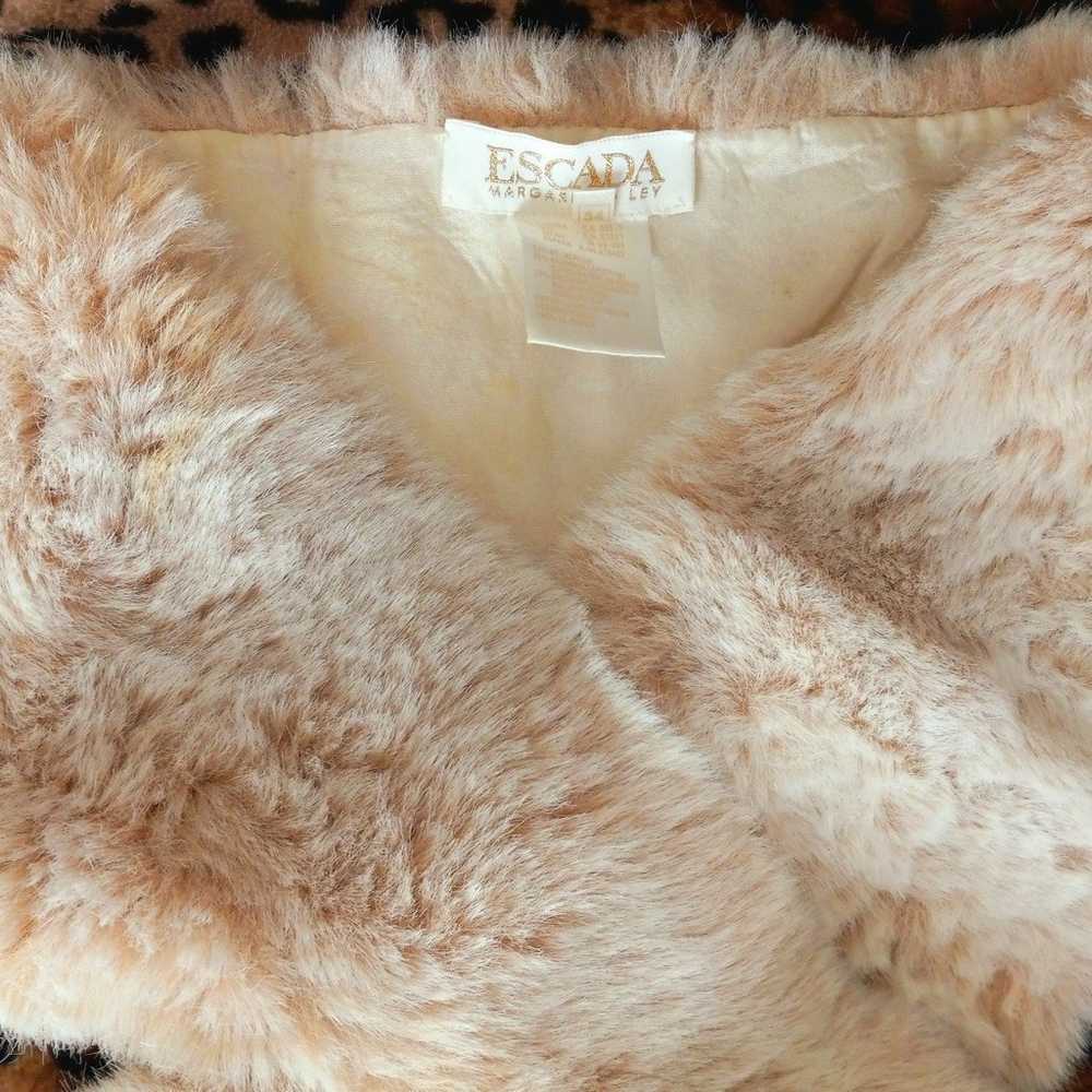 ESCADA Vintage Buff Faux Fur Wrap Shawl Size 34 D… - image 11