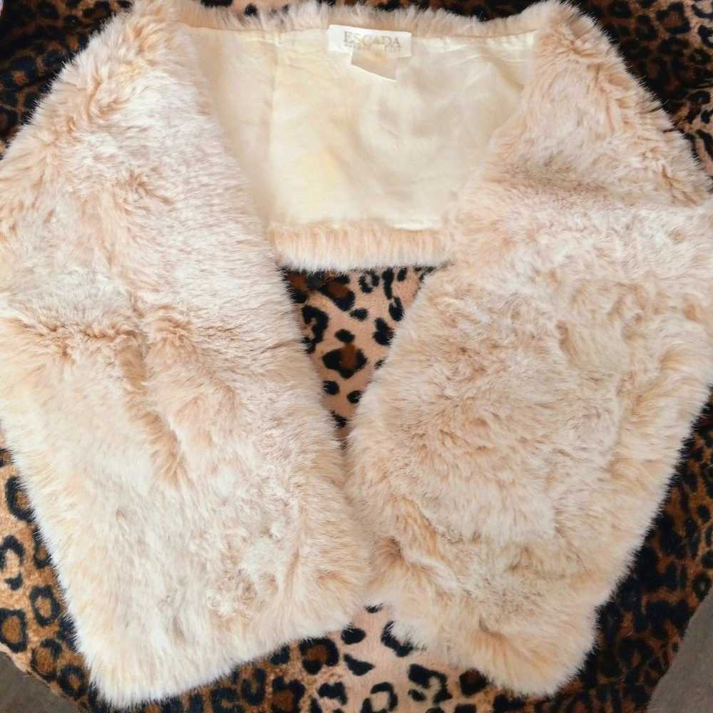 ESCADA Vintage Buff Faux Fur Wrap Shawl Size 34 D… - image 4