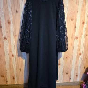 Black lace long-sleeve long dress