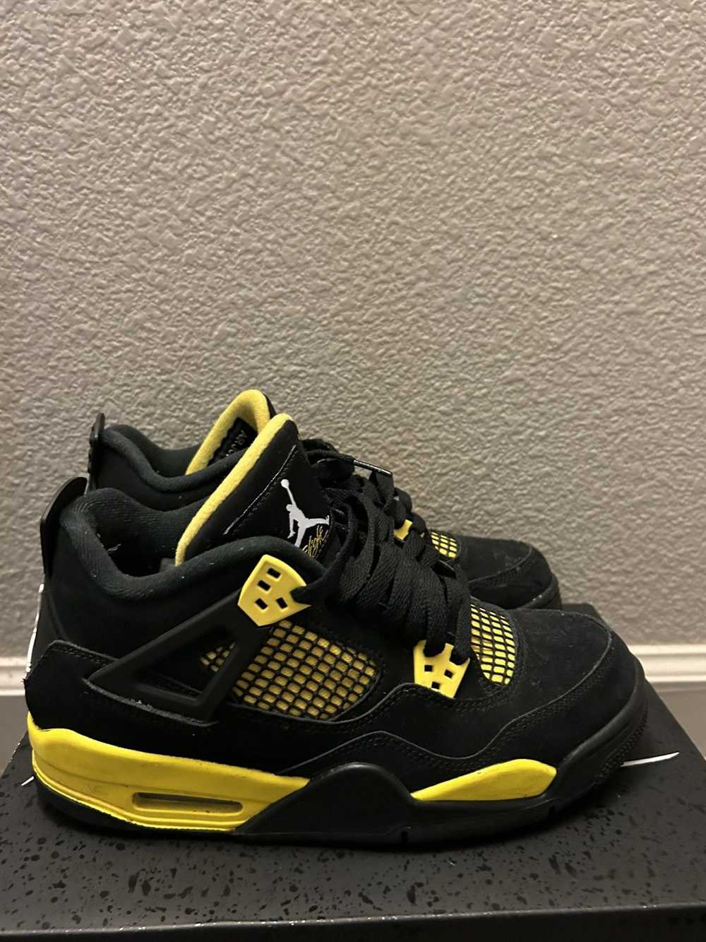 Jordan Brand Air Jordan 4 Retro ‘Thunder’ (2023) - image 3