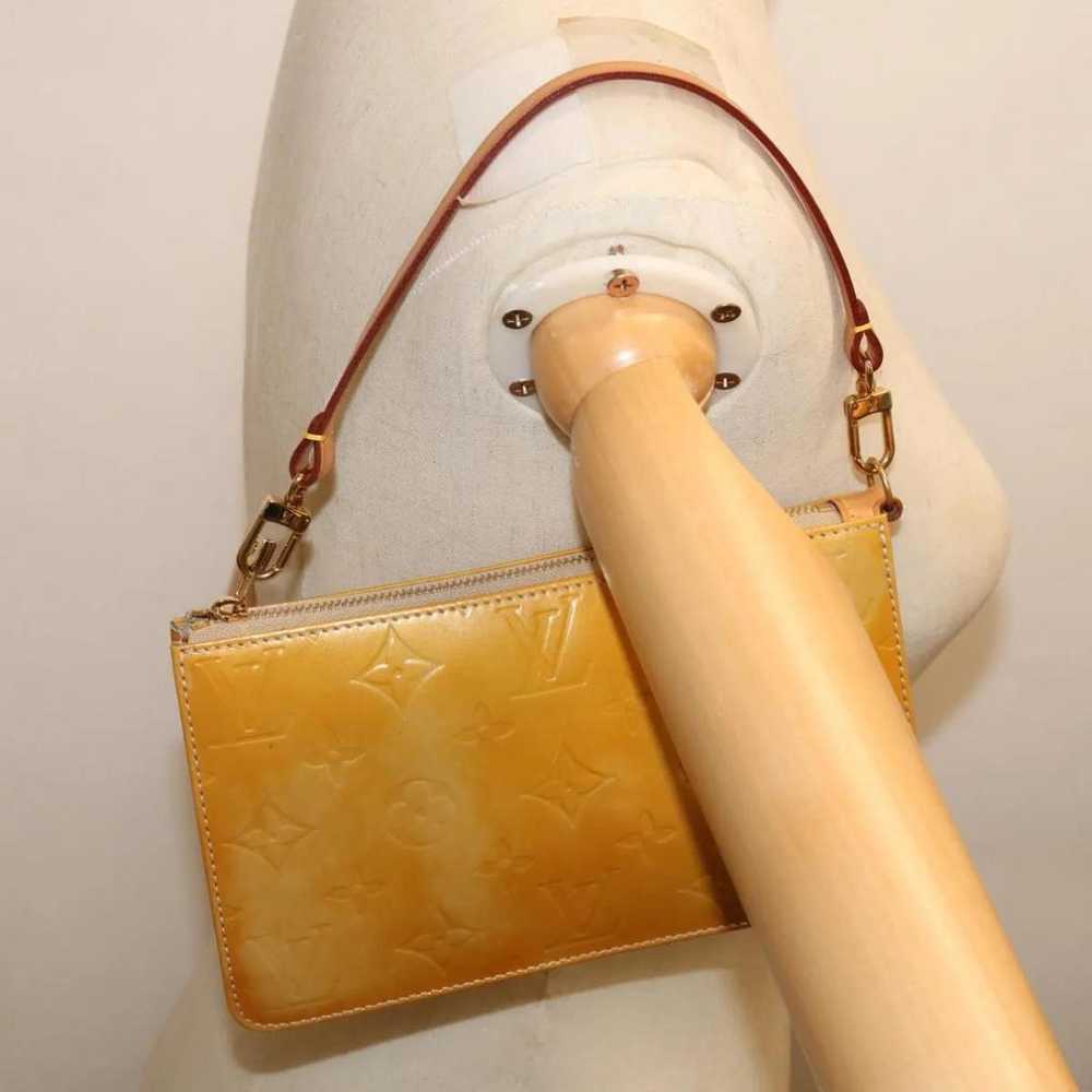 Louis Vuitton Lexington patent leather clutch bag - image 7