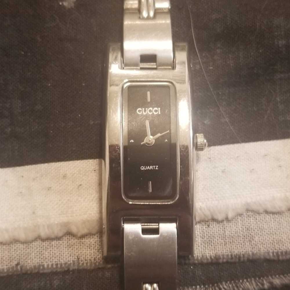 VINTAGE 70s GUCCI 3900 WOMENS WATCH - image 2