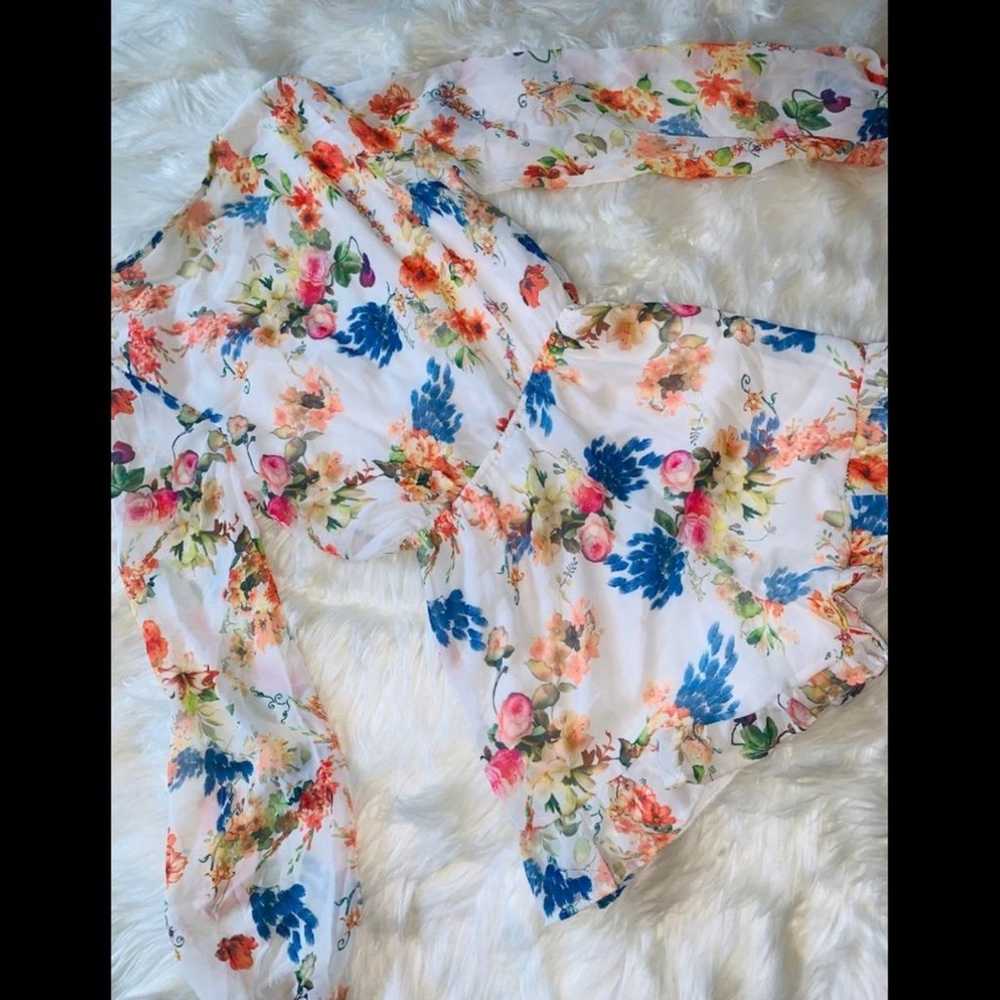 NWOT Romeo & Juliet Couture Ivory Floral Romper - image 7