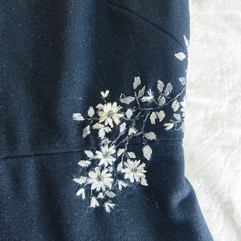 GAP Wool Black Embroidered Floral Shift Dress 4 V… - image 4