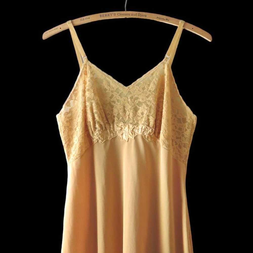 60s Vintage Autumn Gold Nylon & Lace Slip Dress S - image 2