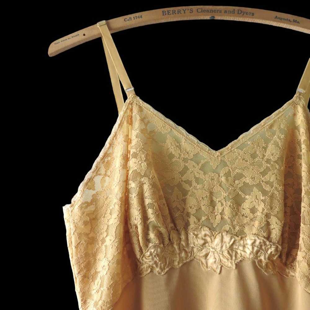 60s Vintage Autumn Gold Nylon & Lace Slip Dress S - image 3