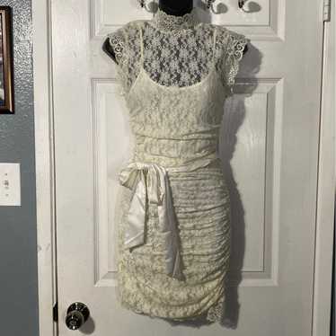 Vintage cream lace fitted dress