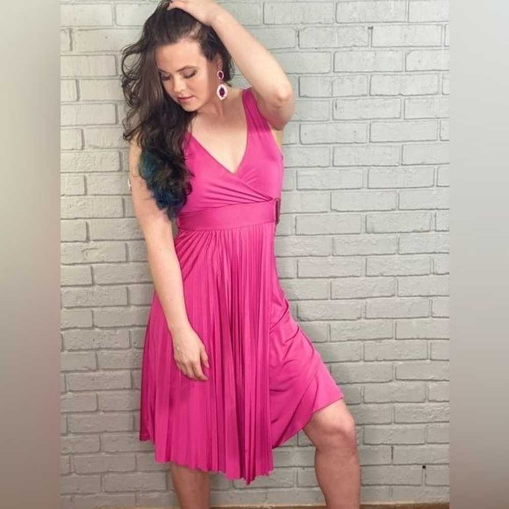 Vintage Pink V-Neck Flowy Stretch Dress Knee Leng… - image 3