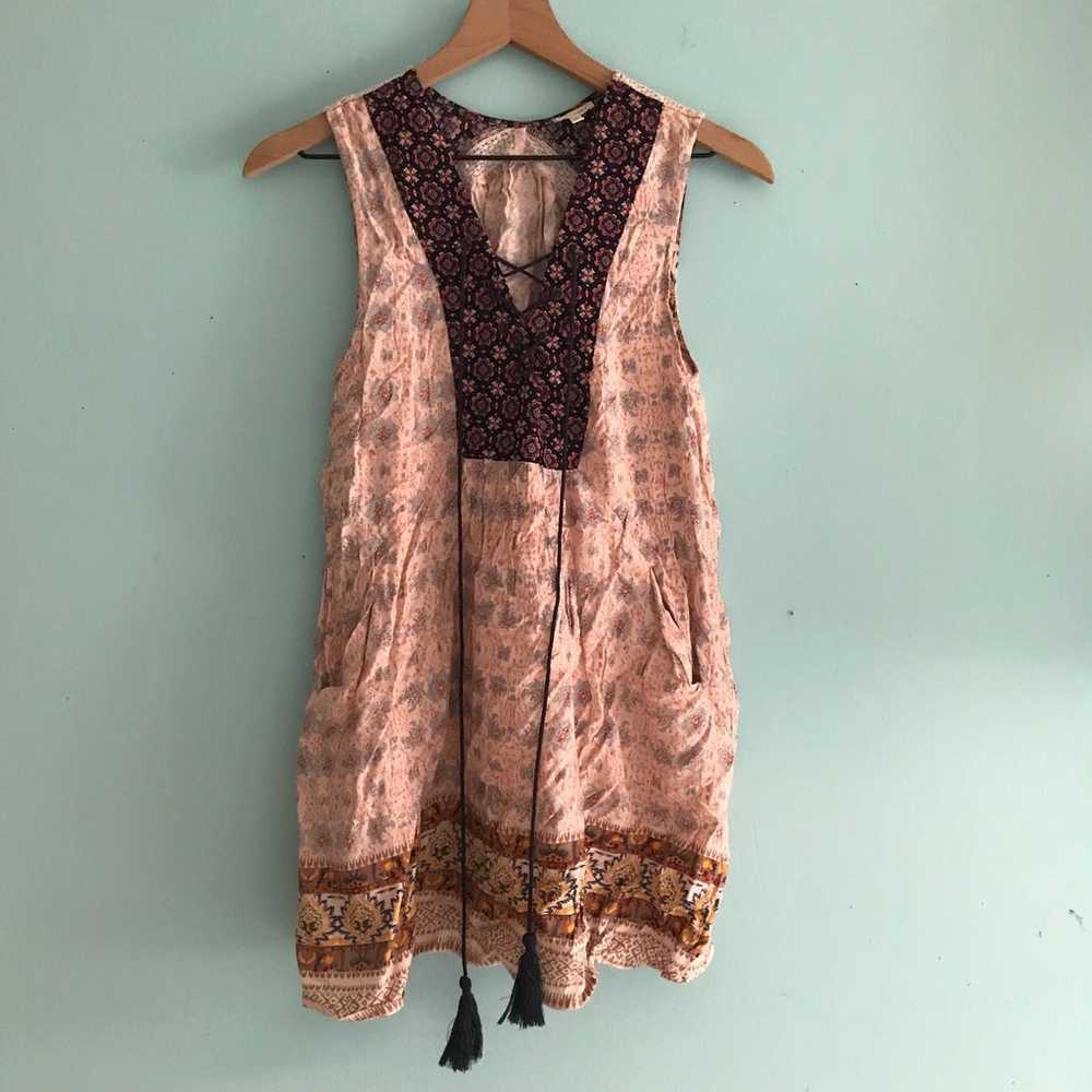 Anthropologie En Creme Boho Floral Sleeveless Min… - image 1