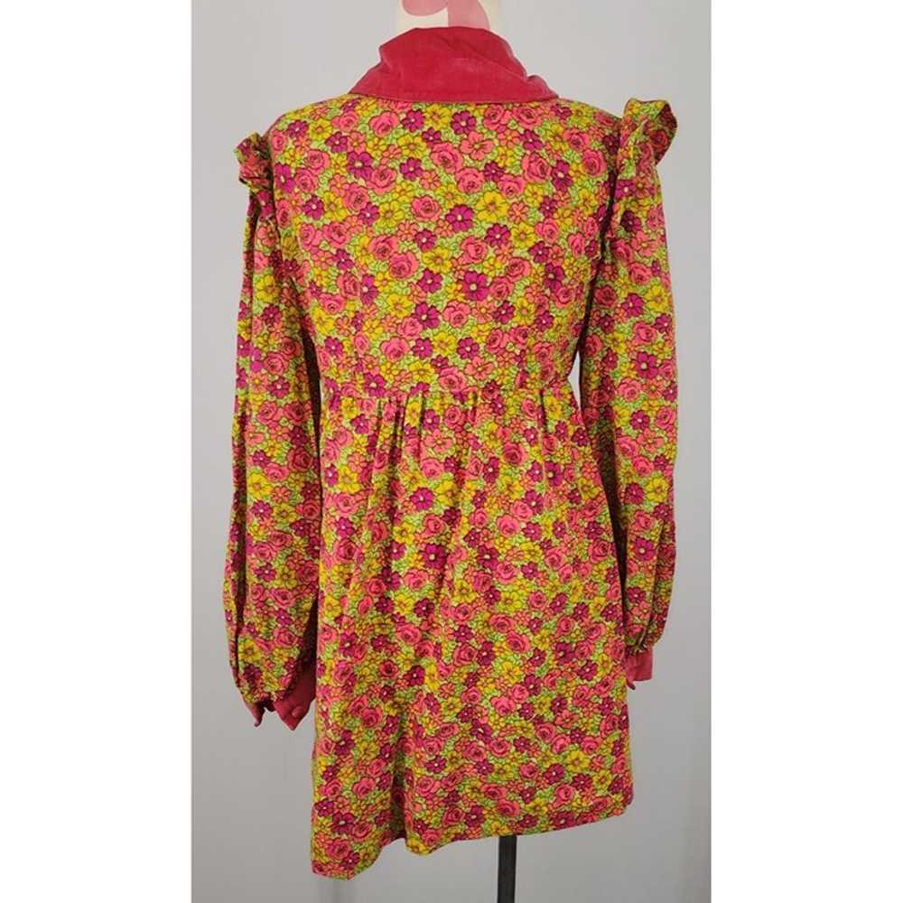 Vintage Hippie 60s 70s Bright Floral Short Button… - image 2