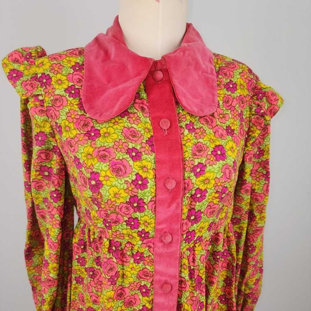 Vintage Hippie 60s 70s Bright Floral Short Button… - image 3