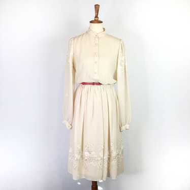 Vintage Ruth McCulloch Northbrook white embroidere