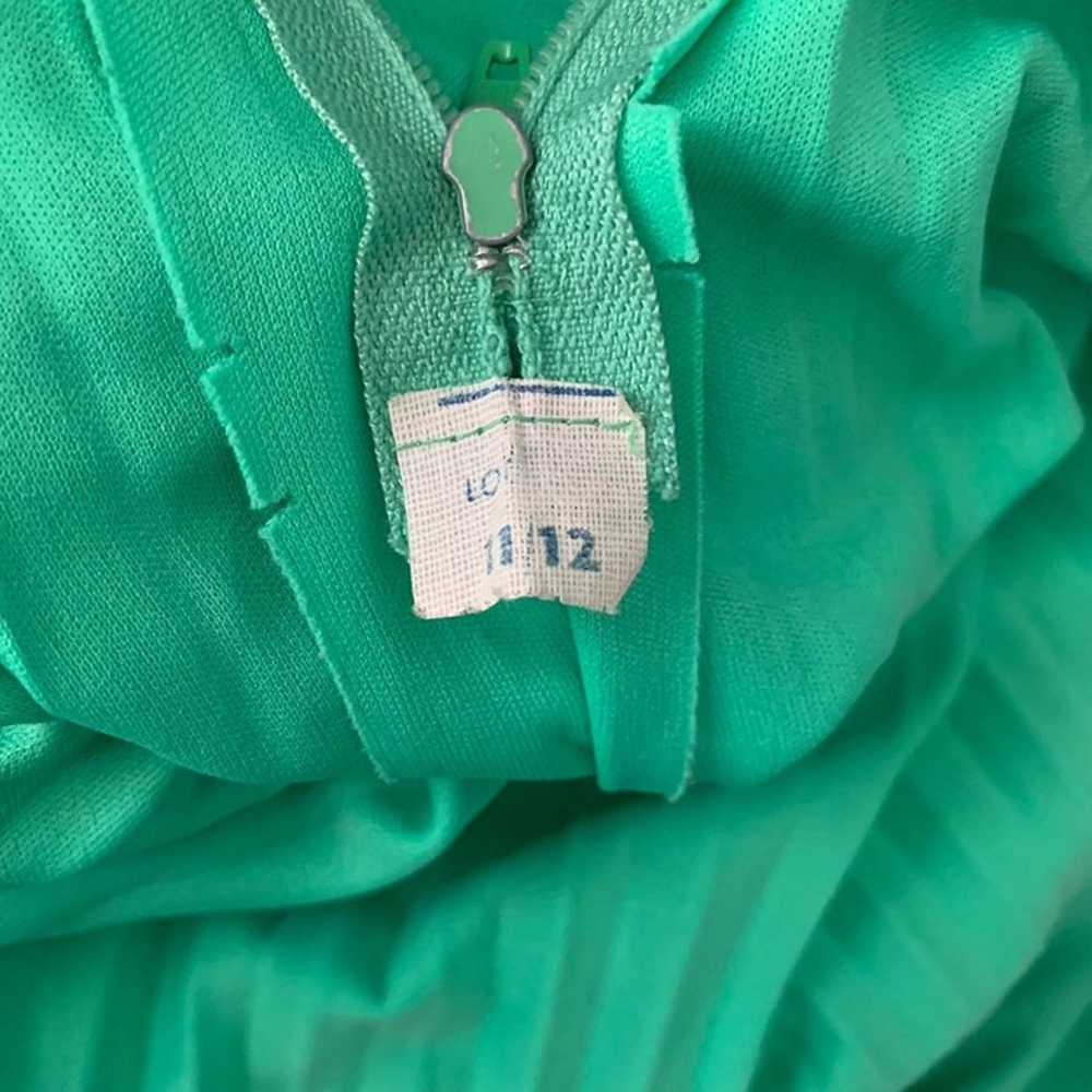 Vintage 70s Accordion Pleat Maxi Dress S Green Fl… - image 11