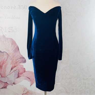 Unique Vintage blue velvet off the off-the-shoulde