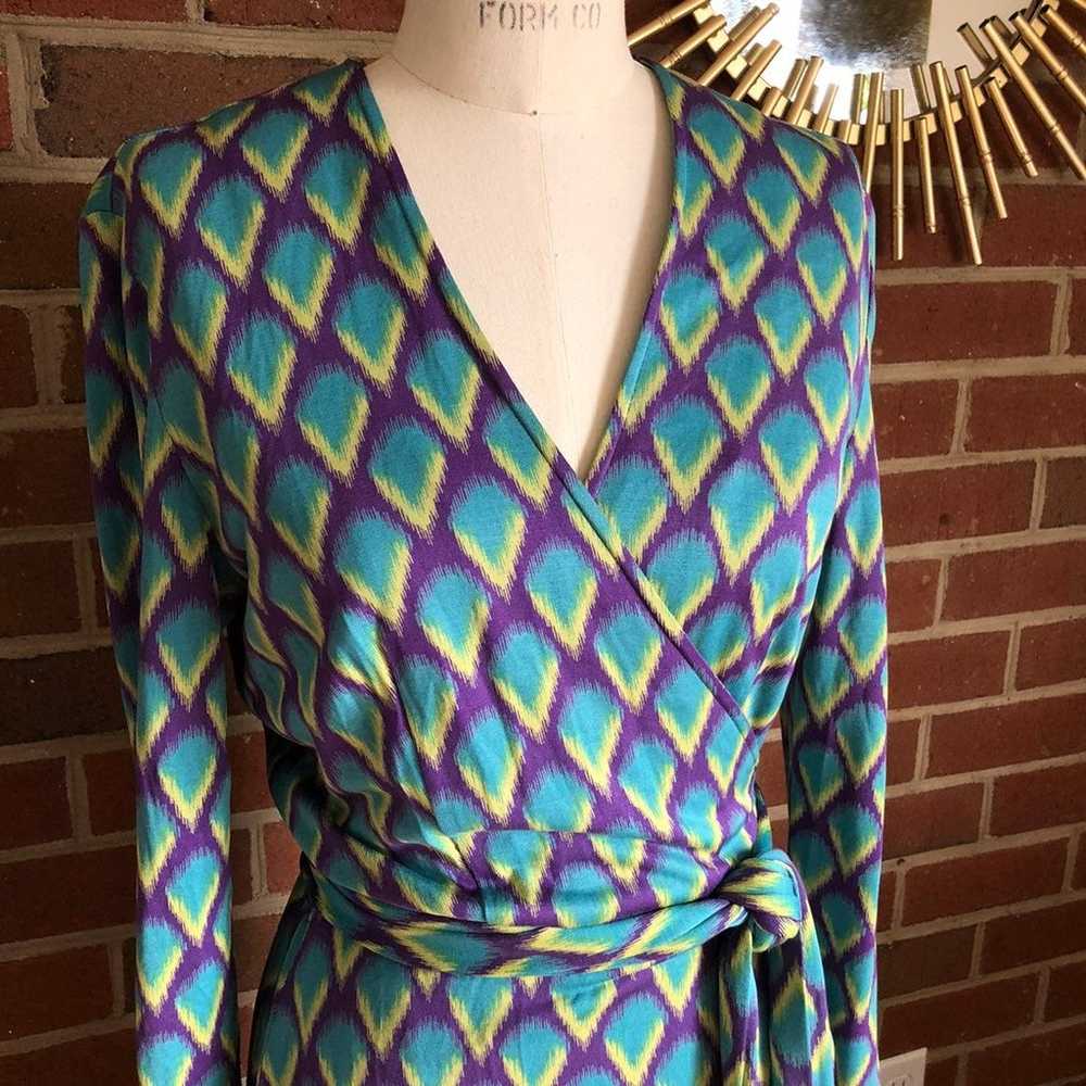 Vintage 1992 90's Silk Peacock Print DVF Wrap Dre… - image 2