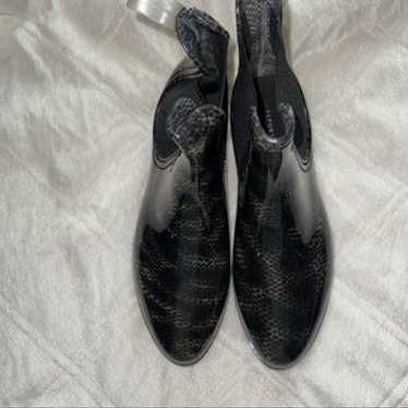 Python Pattern Rain Booties Size 9 - image 1