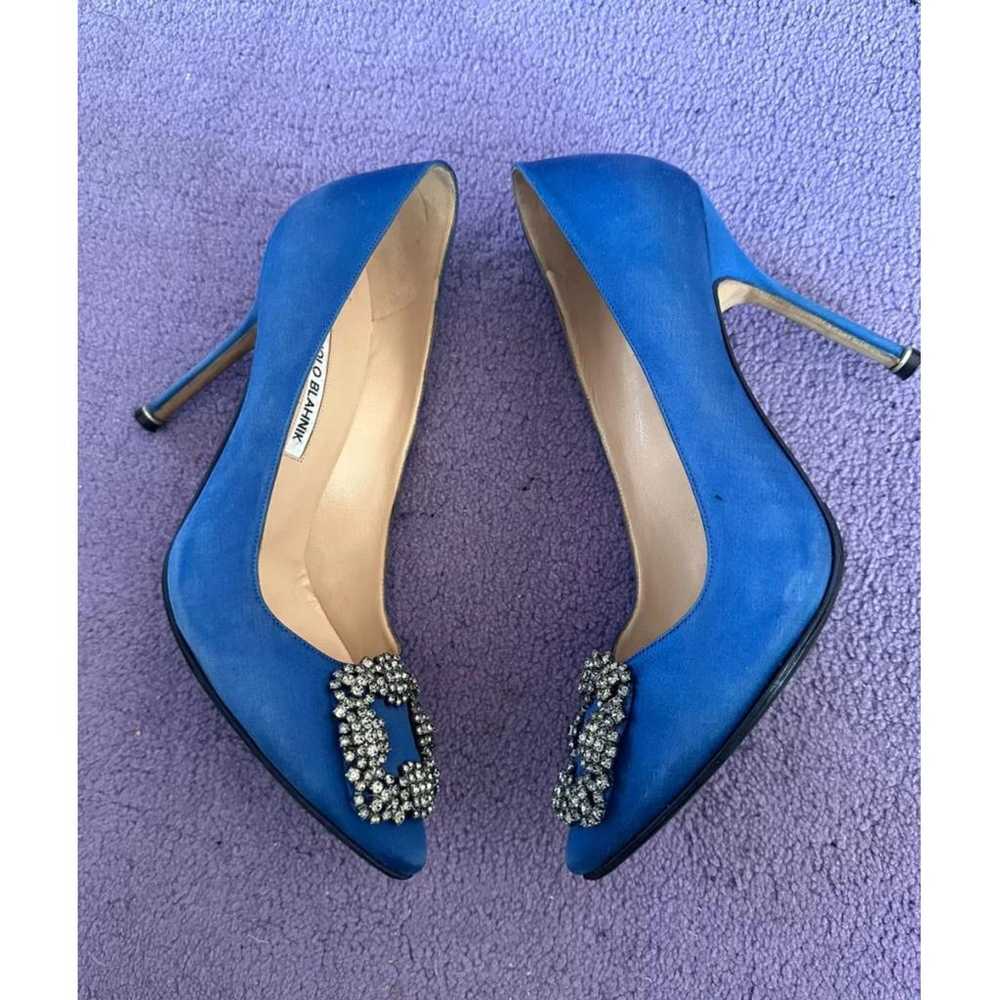 Manolo Blahnik Hangisi silk heels - image 2