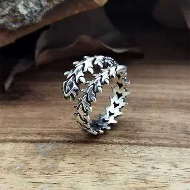 Jewelry × Streetwear × Vintage Spine Ring Skeleton