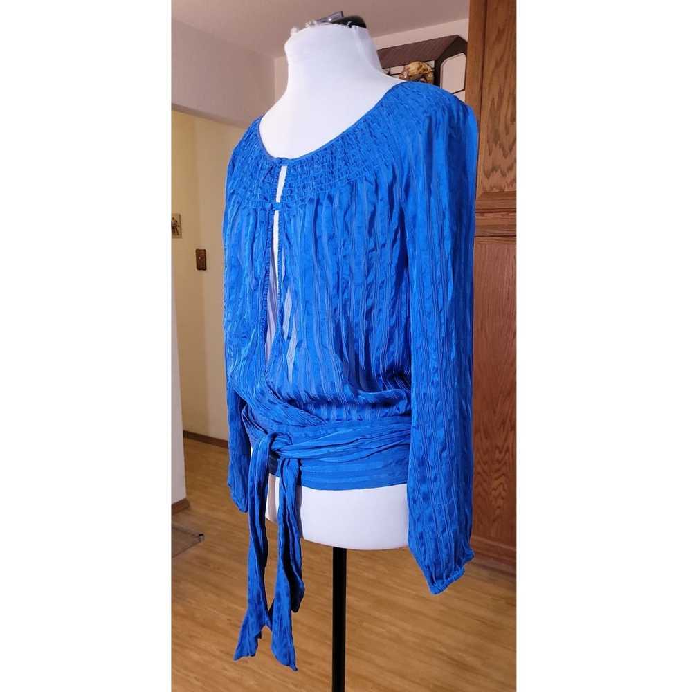 Bcbg Maxazria BCBG Maxazria Silk Top M Blue Bohem… - image 4