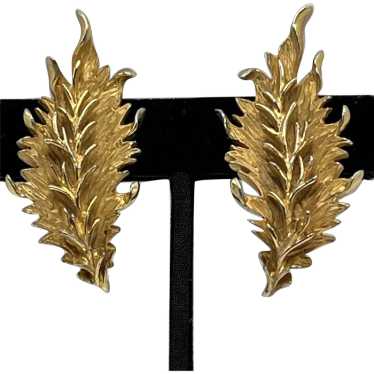 Hattie Carnegie Gold Color Feather Leaf Clip Earr… - image 1