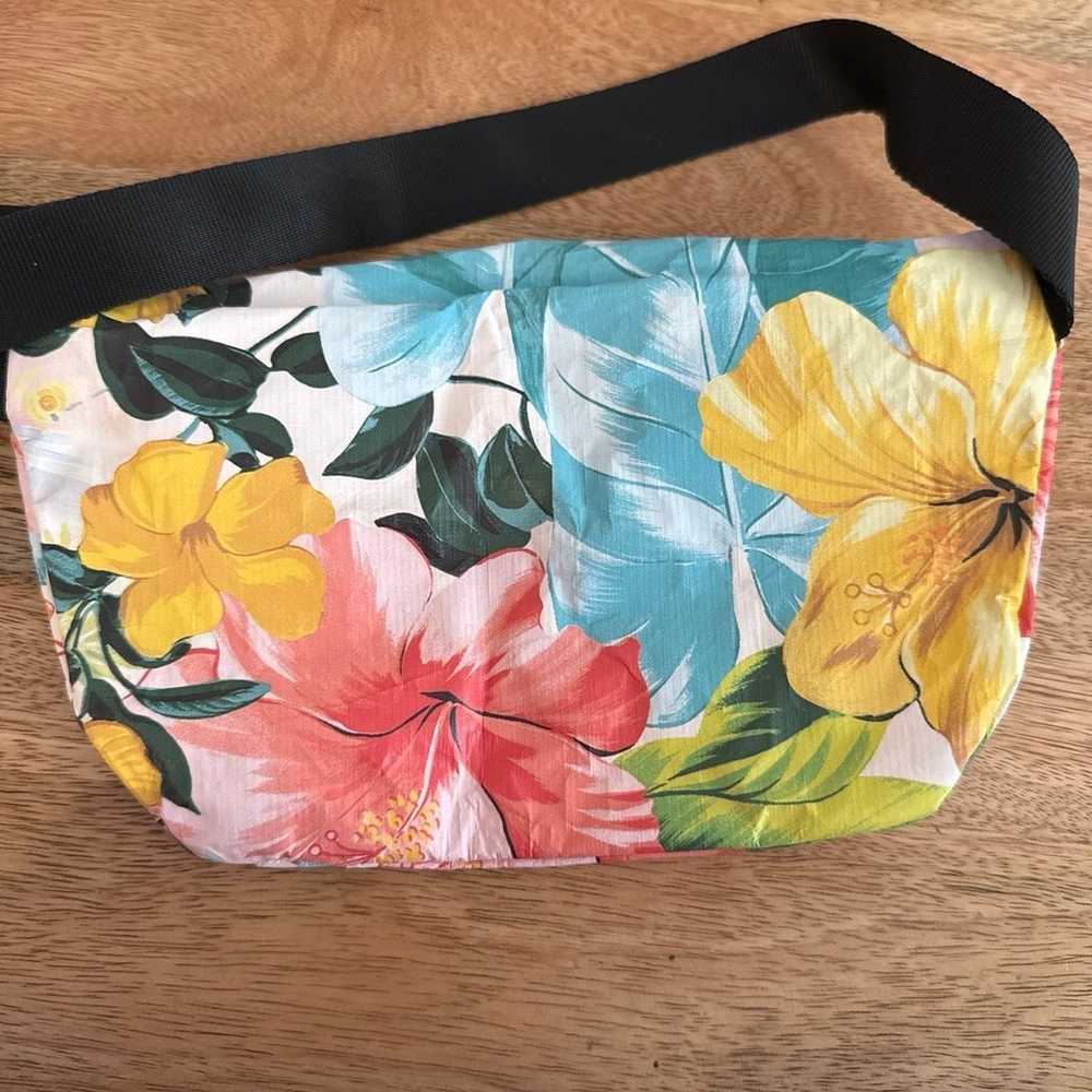 Disney x Tommy Bahama x Aloha Bag Fanny Pack Belt… - image 2