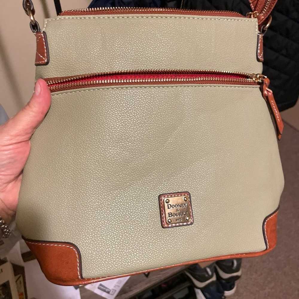 Dooney Bourke Crossbody
Pebble Leather Bag Light … - image 1