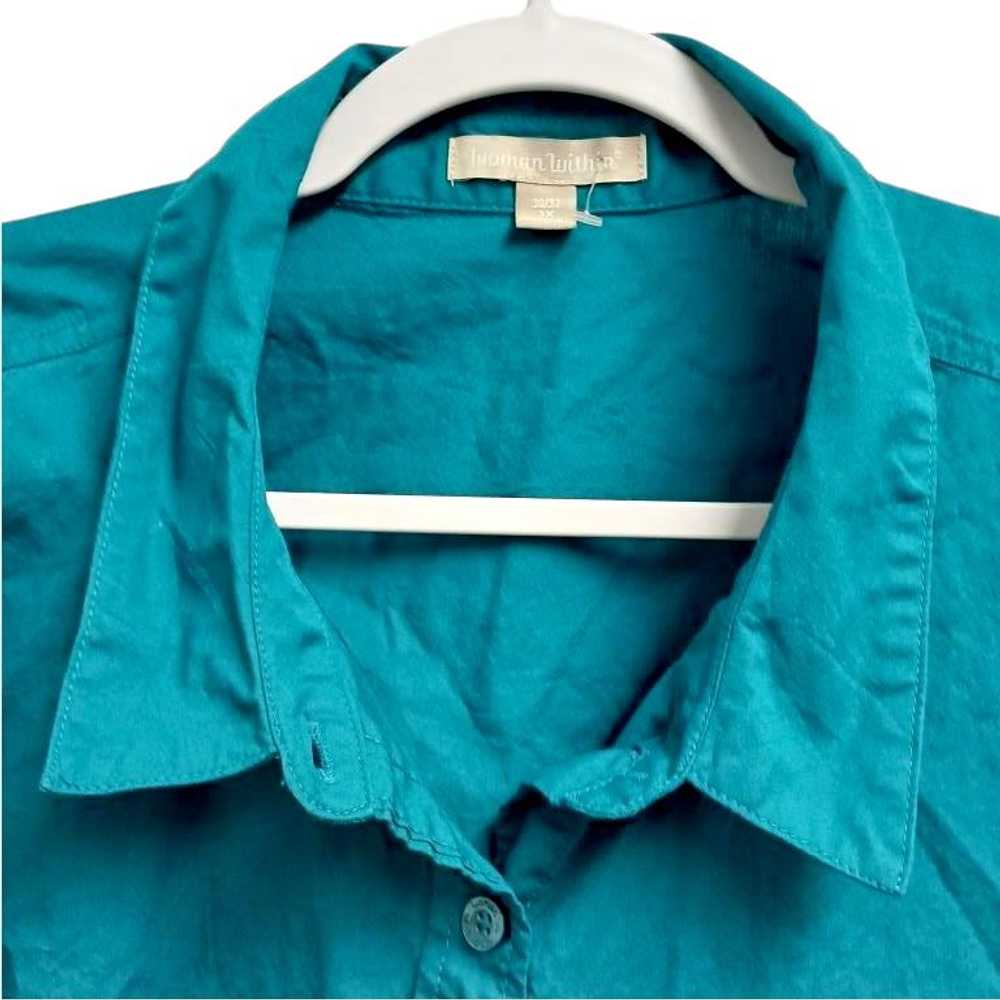 Woman within 30/32 blue button down collared stre… - image 2