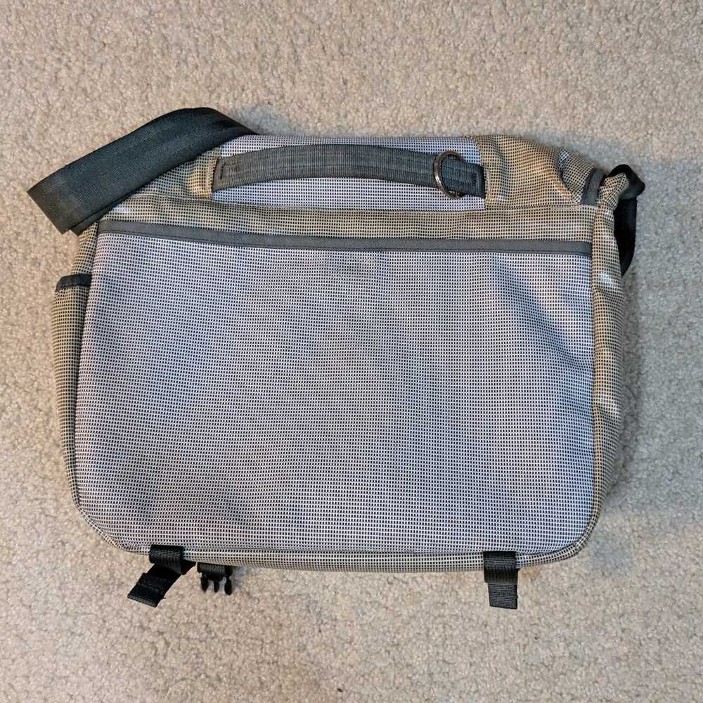 Patagonia Black hole Mini Messenger - image 3