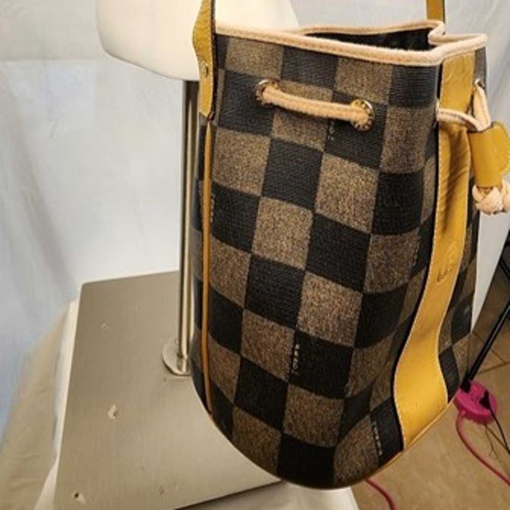 Brown/Tan Checkered Shoulder or Crossbody Bucket … - image 6