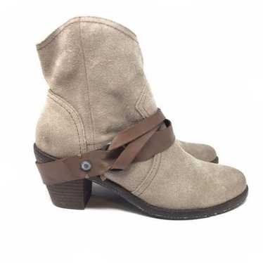 OTBT Bedford Women Taupe Suede Side Zip Low Heel A