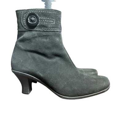 La Canadienne Women's black suede boots booties h… - image 1