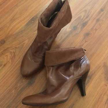 Nine West genuine leather vintage booties. Size 8.