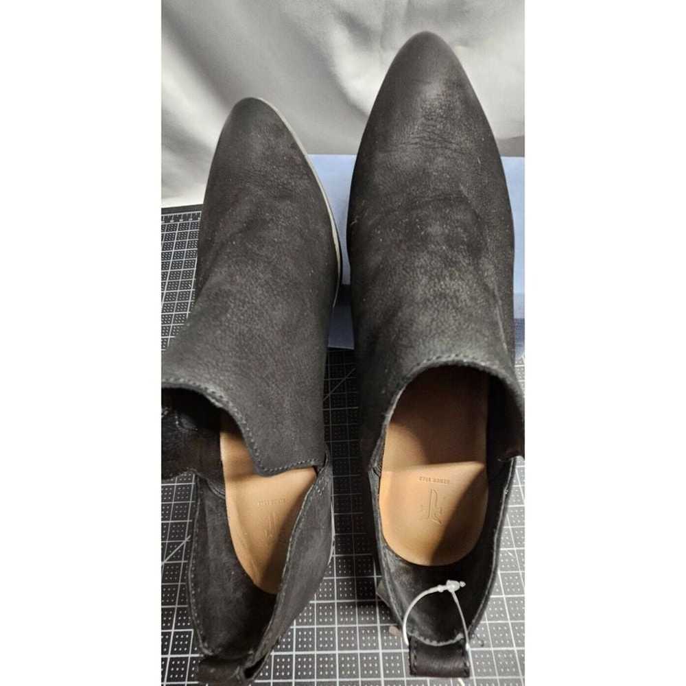 Frye woman Sz 8.5 suede upper cut out sides ankle… - image 7