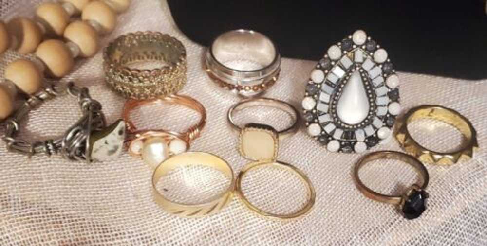 Vintage To Modern Neutral Tone Jewelry Lot Wear, … - image 2