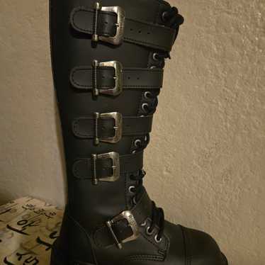 Boots - image 1