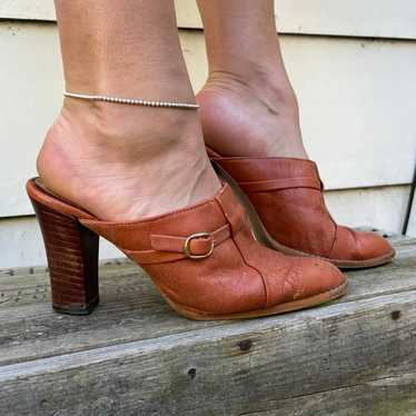 Vintage 70s 80s cognac heeled mules - image 1