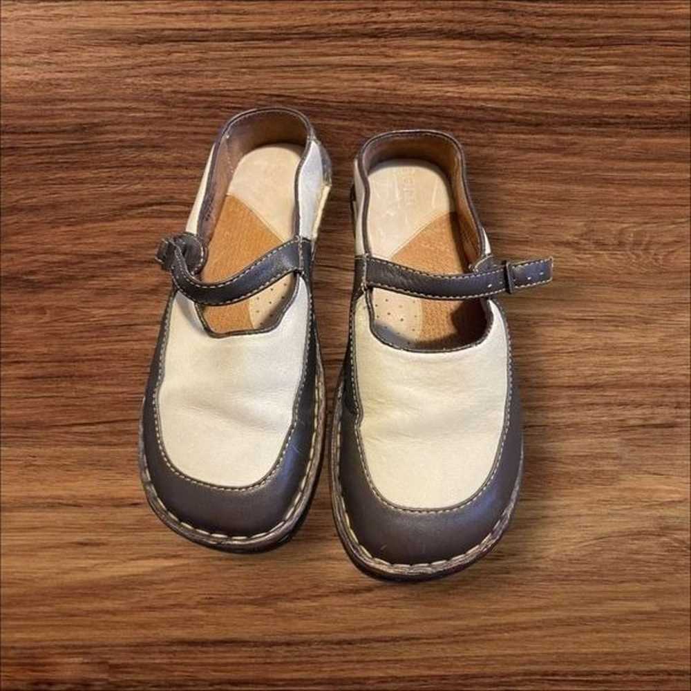 Born Womens Brown And Cream Round Toe Buckle Clos… - image 3