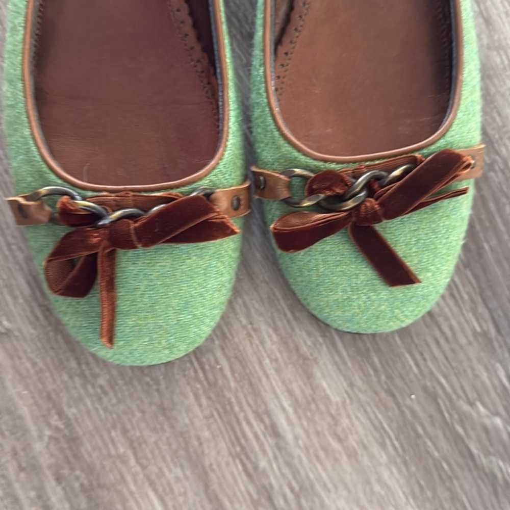 J crew Green Textile Leather  Flats 7.5 Bow Balle… - image 6