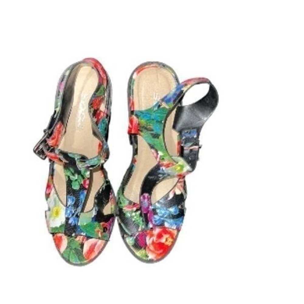 Soda Flower Platform Heel Sandals Size 7 - image 1