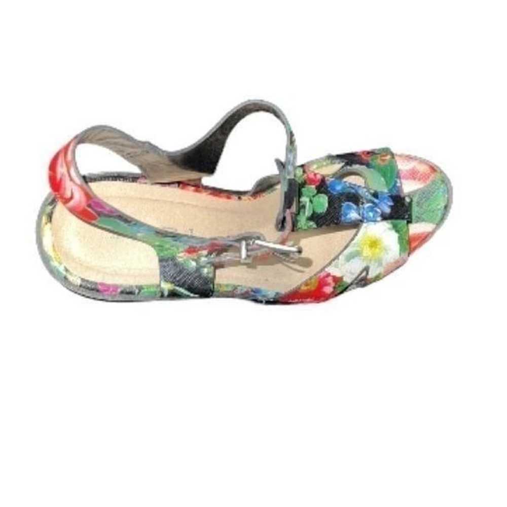 Soda Flower Platform Heel Sandals Size 7 - image 5