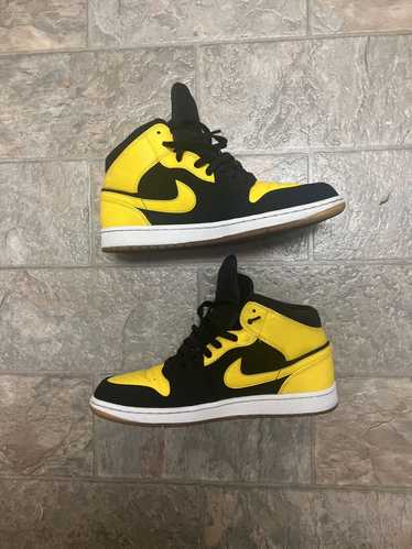 Jordan Brand Air Jordan 1s mid New Love