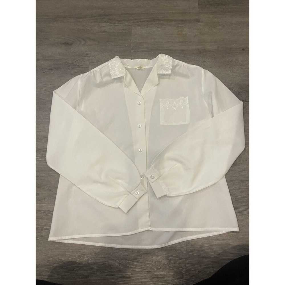 Vintage Shirley of Atlanta blouse white with embr… - image 2