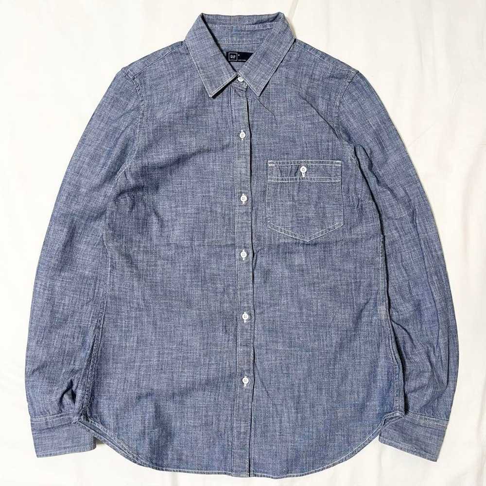 GAP Women's Chambray Shirt Denim Shirt Plain Made… - image 2