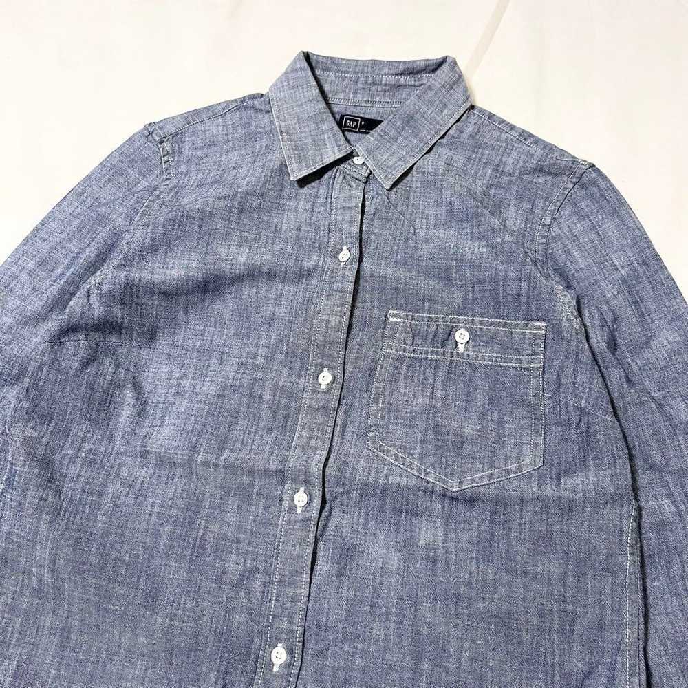 GAP Women's Chambray Shirt Denim Shirt Plain Made… - image 3