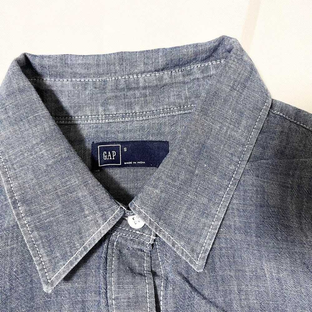 GAP Women's Chambray Shirt Denim Shirt Plain Made… - image 6