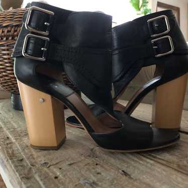 Laurence Dacade black leather T- strap pumps Paris