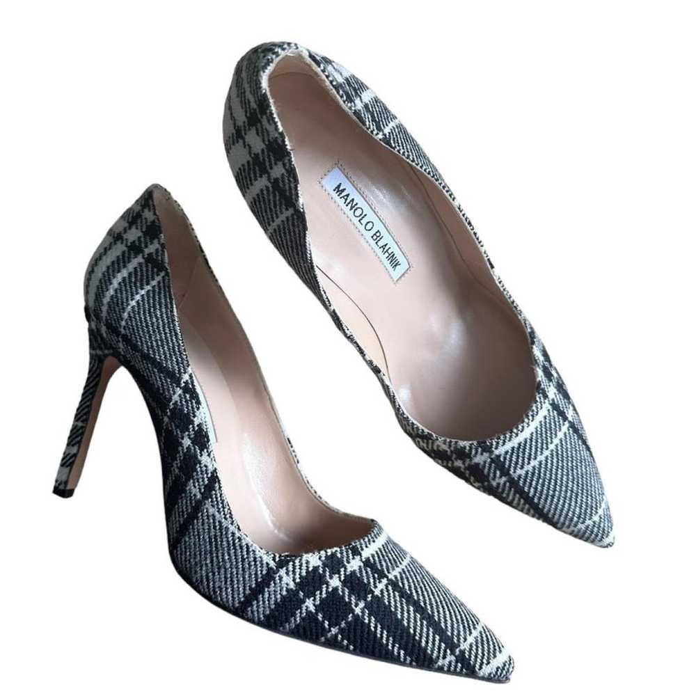 Manolo Blahnik Cloth heels - image 10