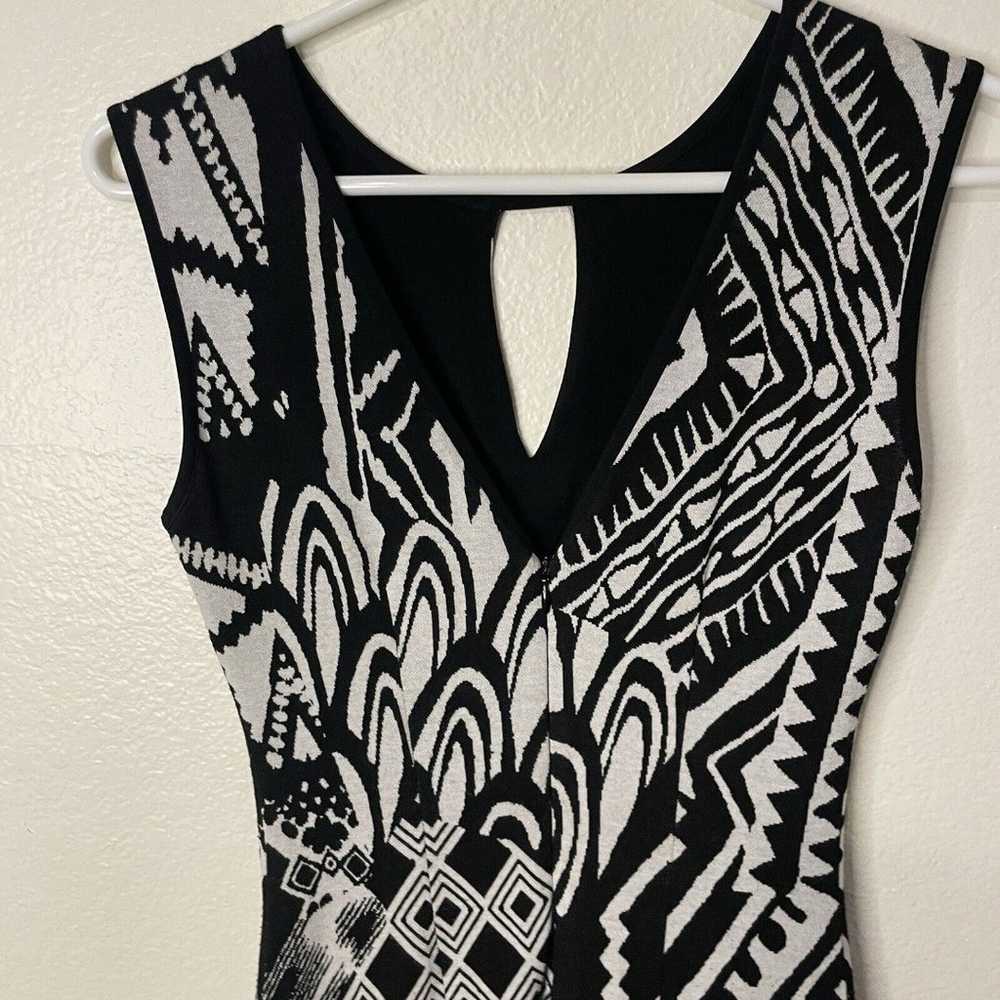 CACHE Sexy Stretch Black & White Jacquard Tribal … - image 8